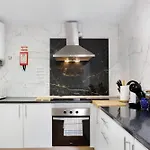 Apartman Away From