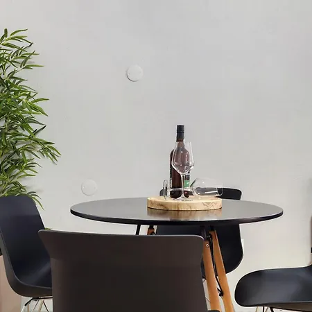 Διαμέρισμα Away From *