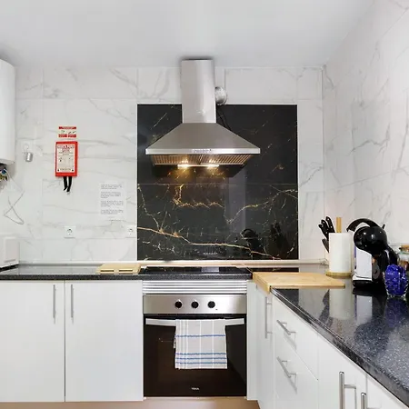 Apartament Away From