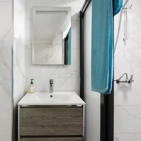 Away From * 카니살