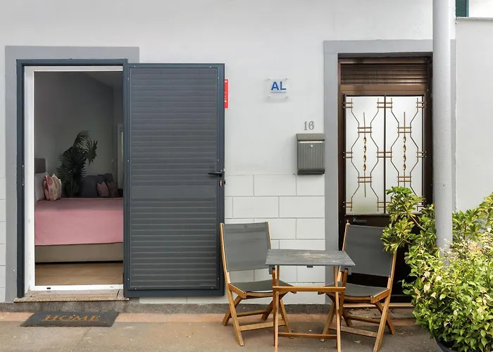 Away From דירה *